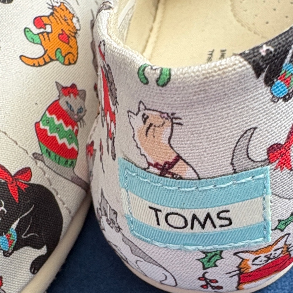 TOMS Multicolor Cat Pattern Holiday Christmas Slip-Ons Size 8.5 NWT - Picture 7 of 8